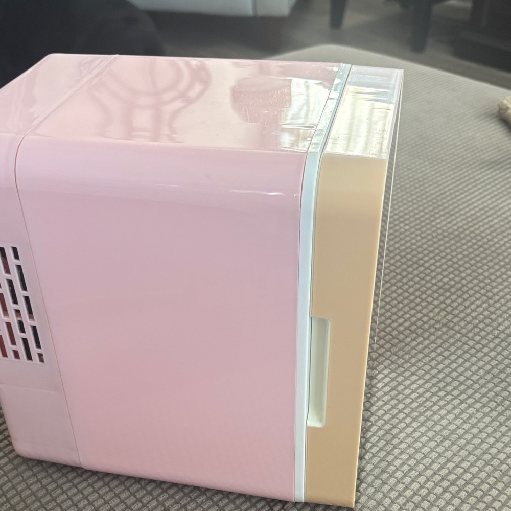 Pink Mini Fridge - Picture 6 of 7